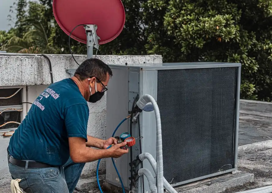 Experienced Emergency Appliance Repair professionals at work